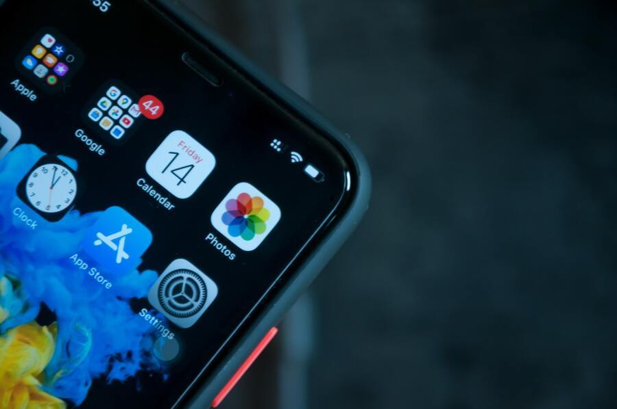 How to Secretly Track Someone’s Location With iOS | Tracki
